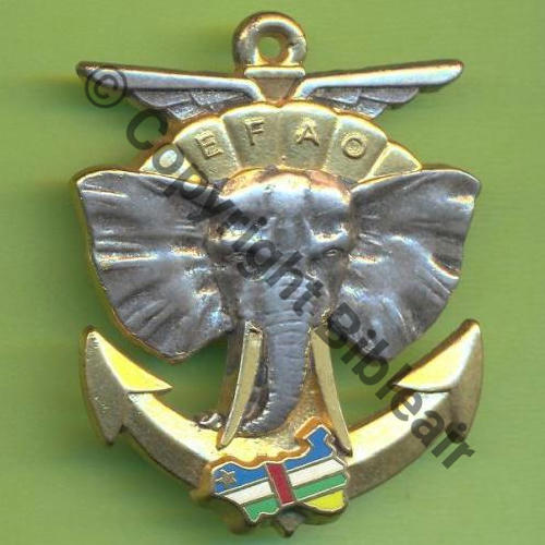 CENTRAFRIQUE  NH OPE EFAO Type.3  petites lettres defenses Ivoire  GUYMO +TPH Griffes et butees Dos irreg Sc.Y.GENTY 
